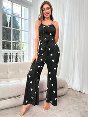 طقم بيجاما/مجموعة بيجاما تتكون من فوطة بخطوط قلب و بنطلون مع تشطيب دانتيل