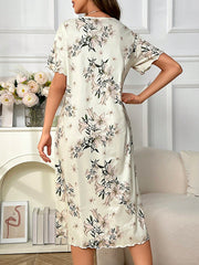 تي شيرت نوم بأكمام قصيرة مع طباعة زهرية صيفية