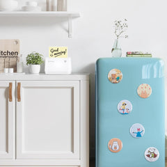 ام كيه.بير صانع ازرار مغناطيسي للثلاجة - صانع دبابيس 58 ملم/2.25 انش لمغناطيس الثلاجة، الة ضغط زر بدون تركيب يمكنك تركيبها بنفسك مع 100 قطعة من اللوازم