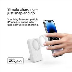 بنك طاقة لاسلكي مغناطيسي من بيلكين، سعة 5000 مللي أمبير/ساعة، شاحن محمول متوافق مع ماج سيف، حزمة بطارية بمخرج 7.5 وات، ومدخل 10 وات وحامل، متوافق مع سلسلة iPhone 14 و13 - أبيض