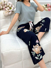 Matching Colorblock Crew Neck Shirt and Floral Print Pants Pajama Set Womens Lingerie